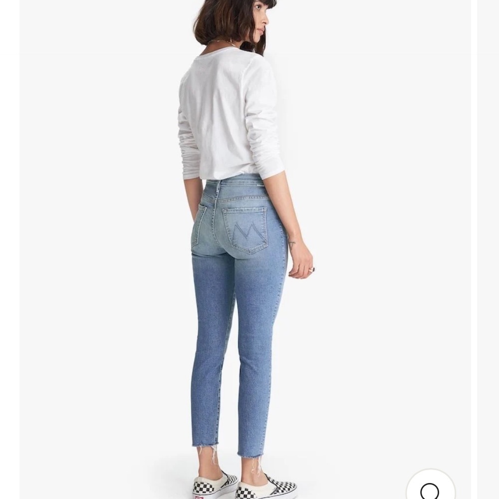 MOTHER high waisted looker ankle fray jeans 24